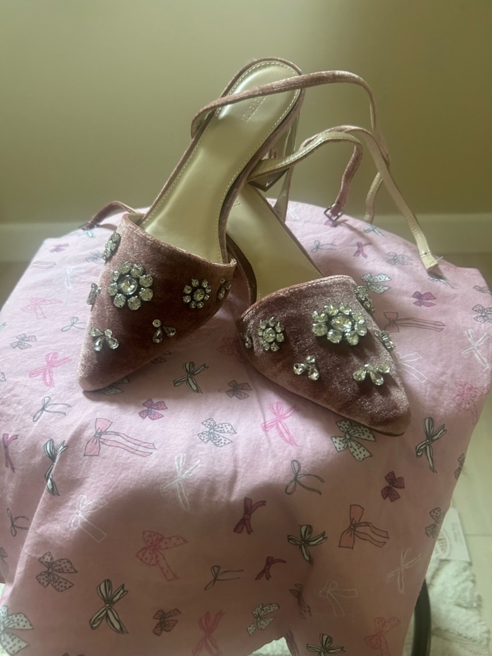 Forever 21 Dusty Pink Velvet Jeweled Pointed Slingback Heels